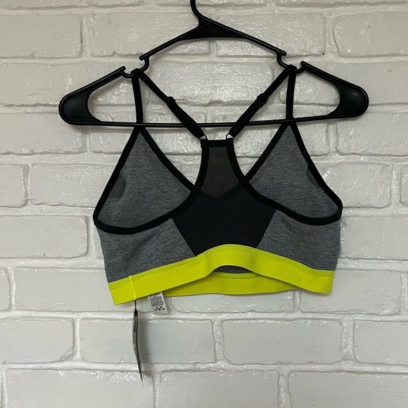 Women’s nike Drifit lightweight support bra brand new with tags size medium - Picture 2 of 5